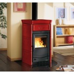 TERMOSTUFA A LEGNA LA NORDICA EXTRAFLAME TERMONICOLETTA EVO D.S.A. 4.0 IDRO 11,1 KW COLORE BORDEAUX IN MAIOLICA AD ACQUA